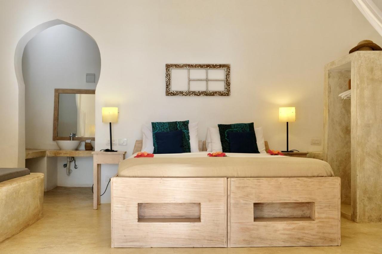 Sharazad Boutique Hotel Джамбиани Екстериор снимка