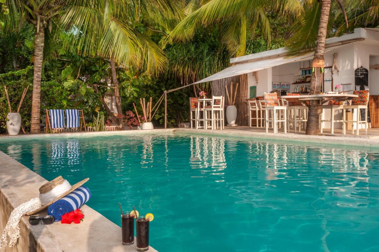 Sharazad Boutique Hotel Джамбиани Екстериор снимка