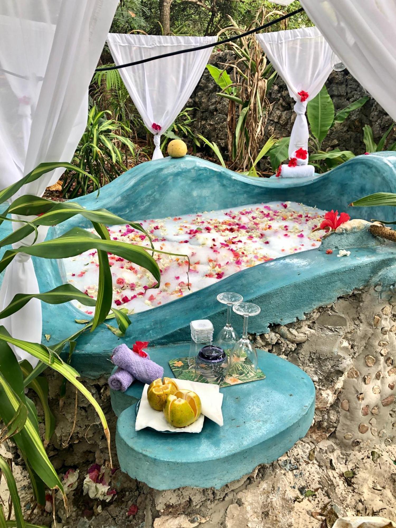 Sharazad Boutique Hotel Джамбиани Екстериор снимка