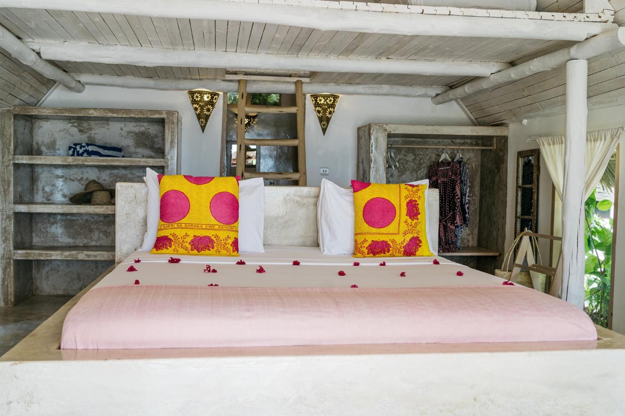 Sharazad Boutique Hotel Джамбиани Екстериор снимка