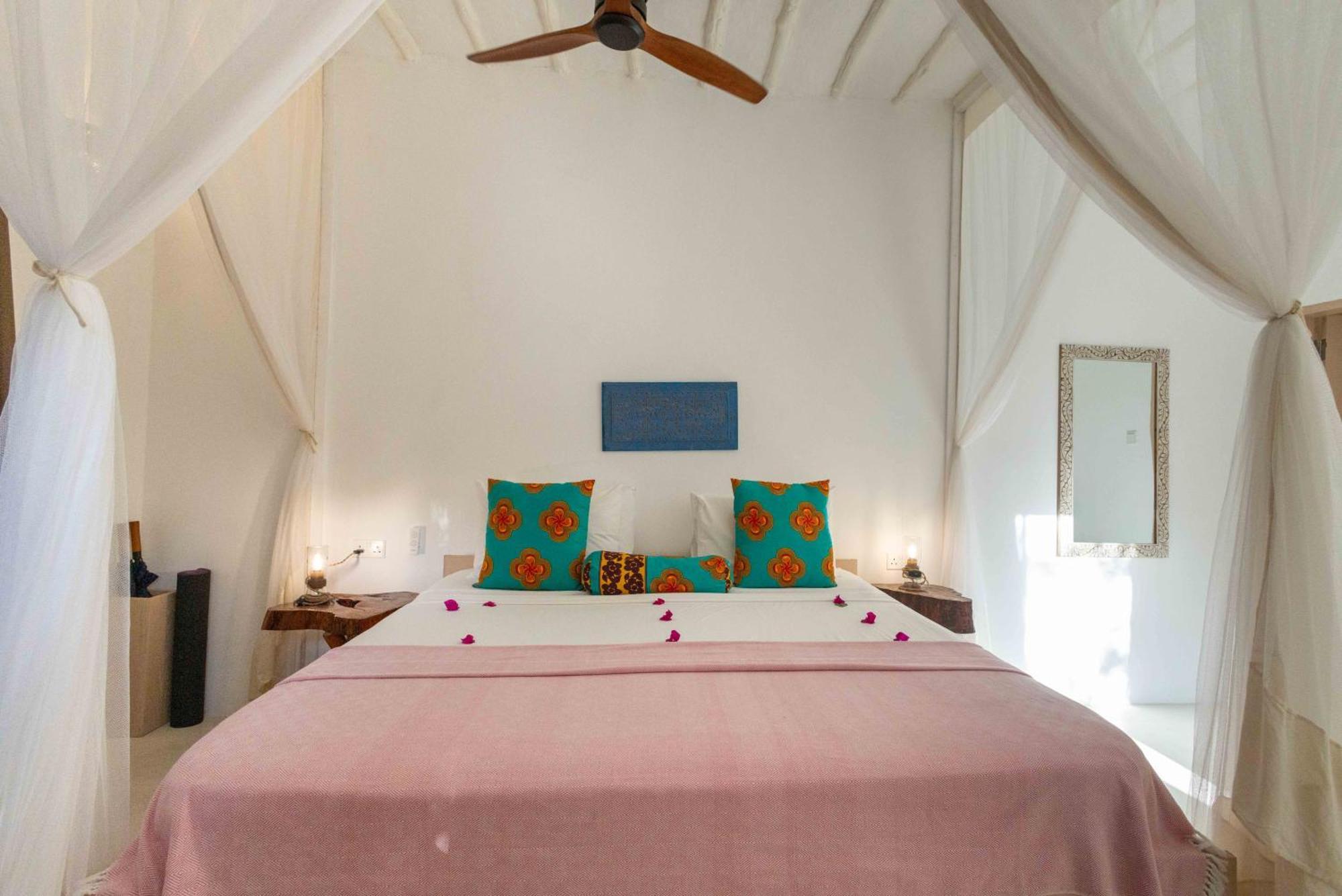 Sharazad Boutique Hotel Джамбиани Екстериор снимка