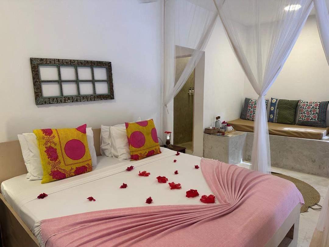 Sharazad Boutique Hotel Джамбиани Екстериор снимка